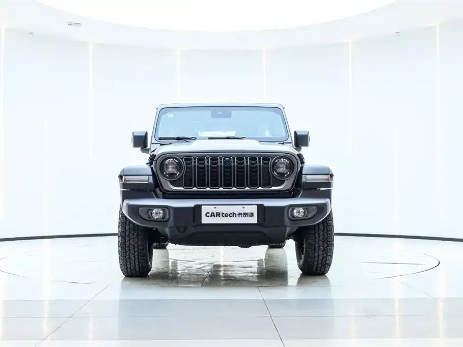 Jeep Wrangler 2024 из CN, фото 4