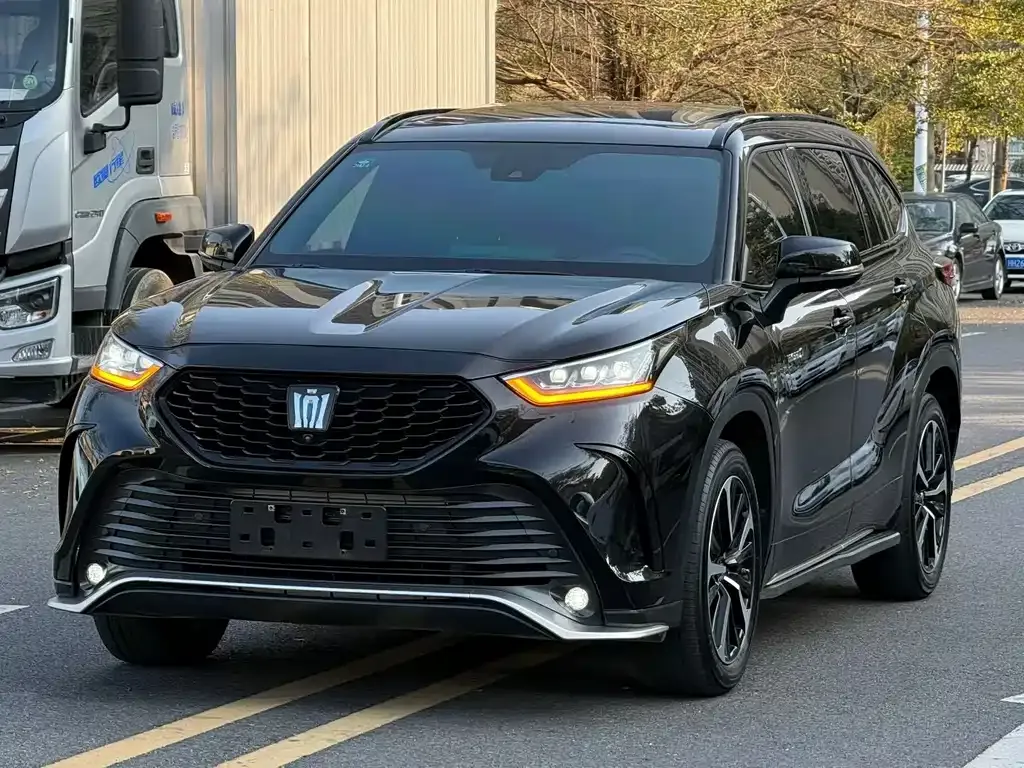 Toyota Crown Kluger 2022 из CN, фото 8