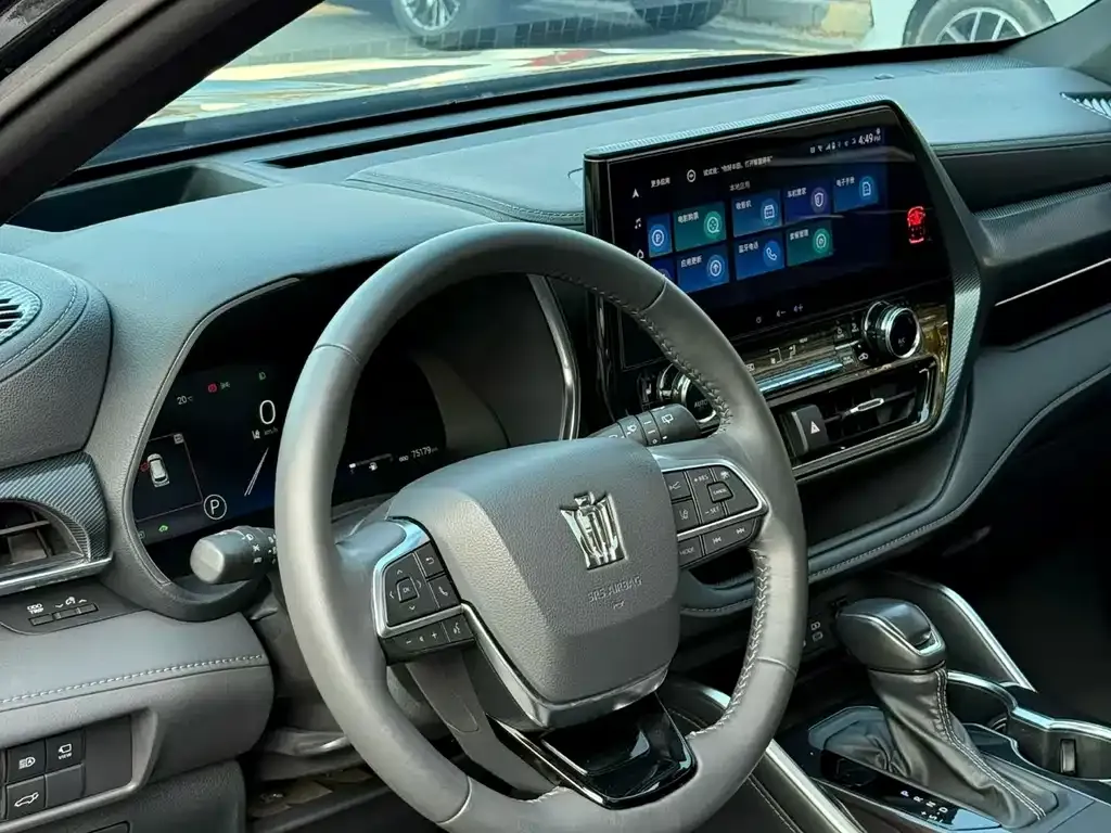 Toyota Crown Kluger 2022 из CN, фото 3