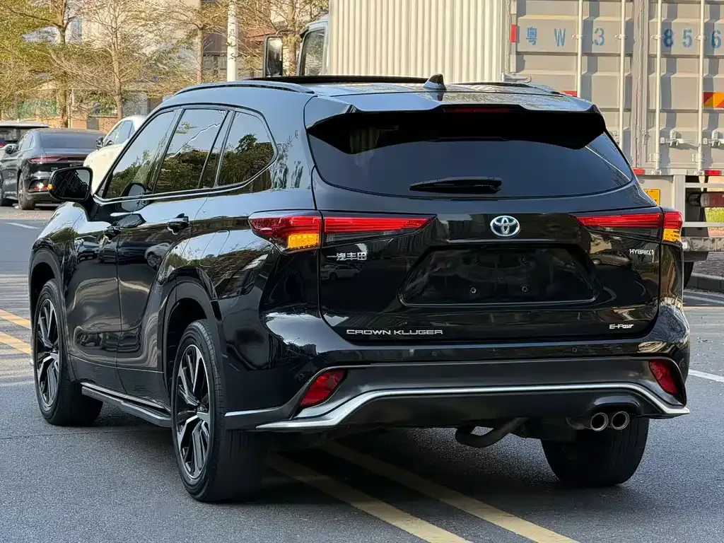 Toyota Crown Kluger 2022 из CN, фото 7