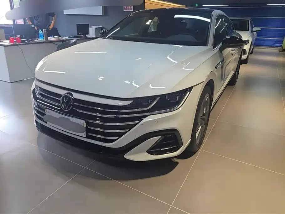Volkswagen CC 2023 из CN, фото 1