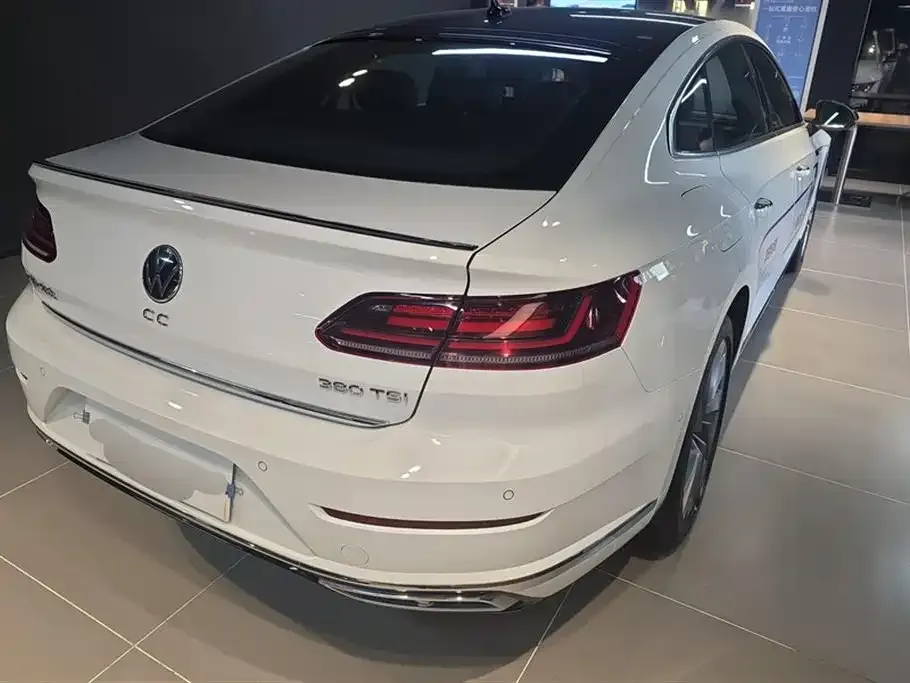 Volkswagen CC 2023 из CN, фото 7