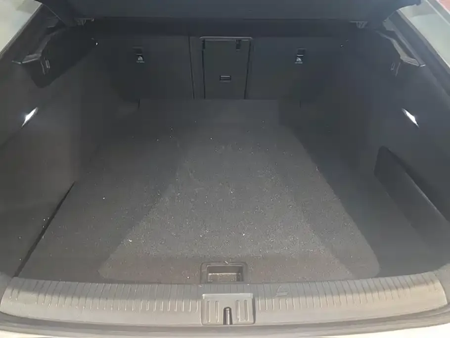 Volkswagen CC 2023 из CN, фото 3