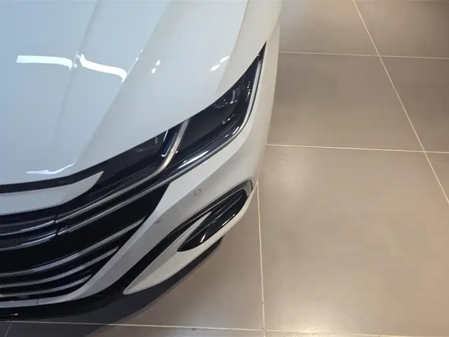 Volkswagen CC 2023 из CN, фото 2
