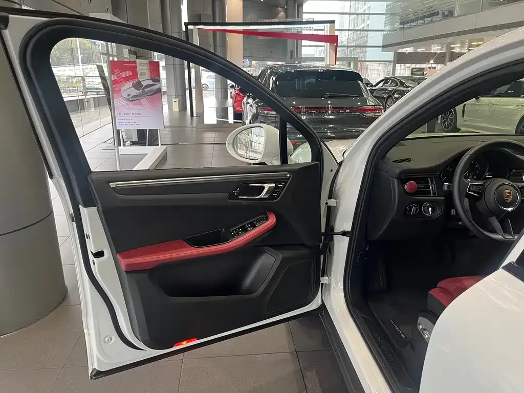 Porsche Macan 2023 из CN, фото 5