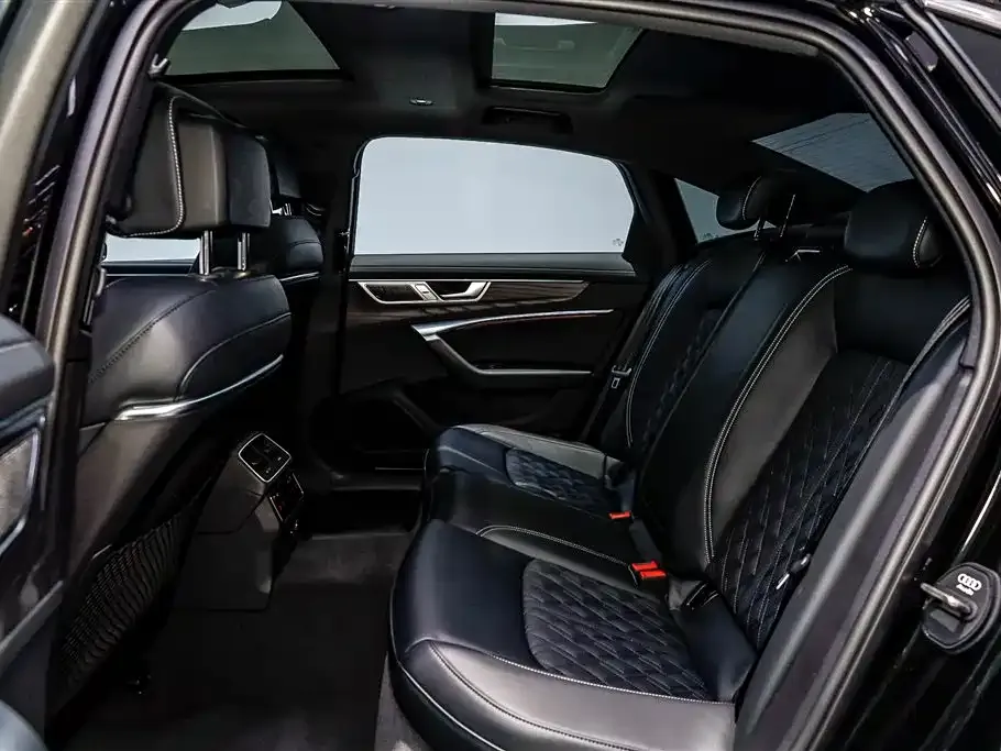 Audi A6L 2025 из CN, фото 2