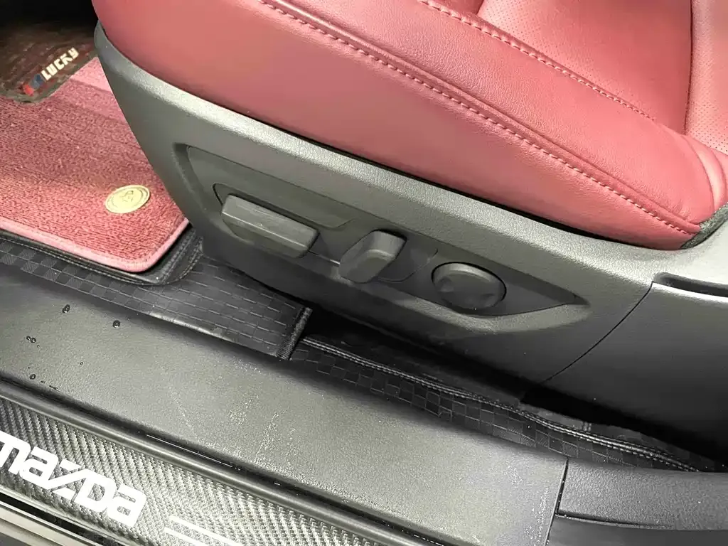 Mazda CX-30 — фото 10