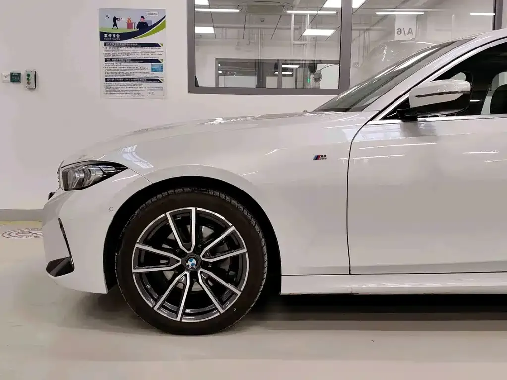 BMW 3 Series 2025 из CN, фото 7