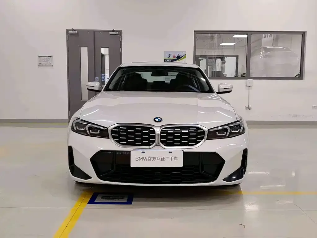 BMW 3 Series 2025 из CN, фото 2