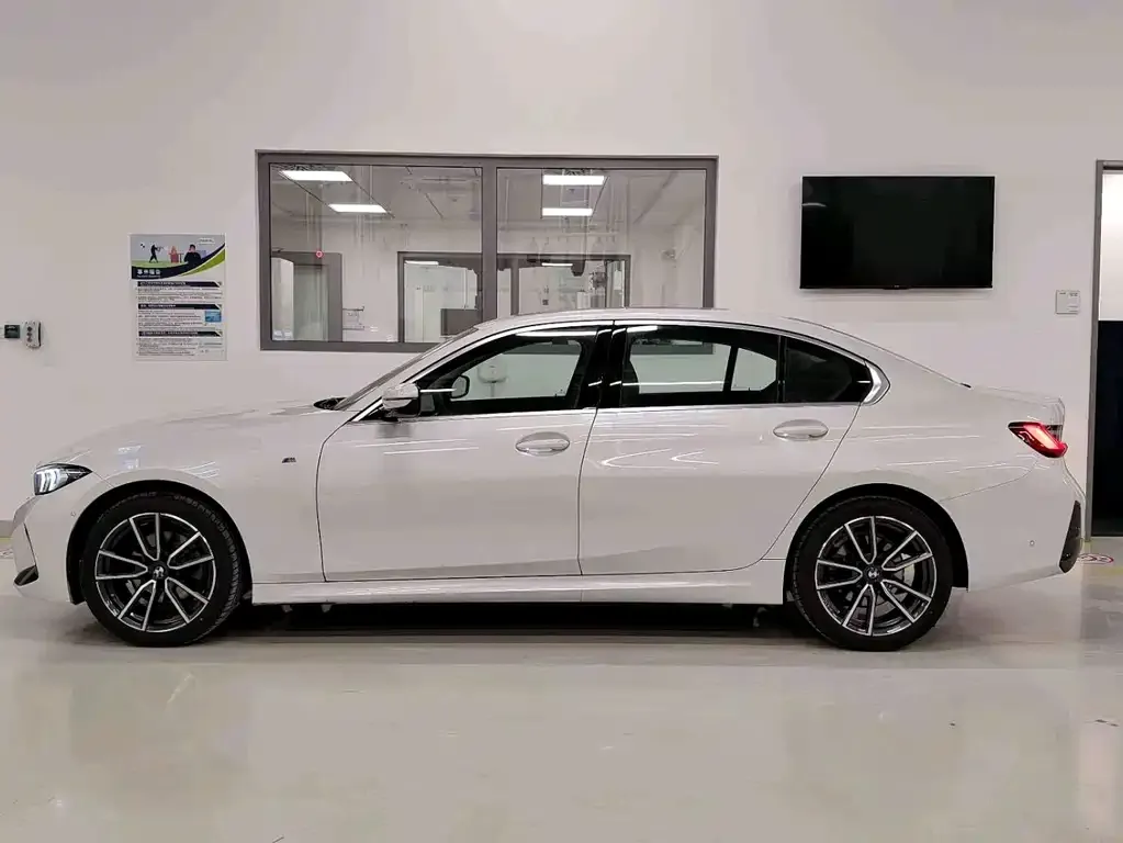 BMW 3 Series 2025 из CN, фото 3