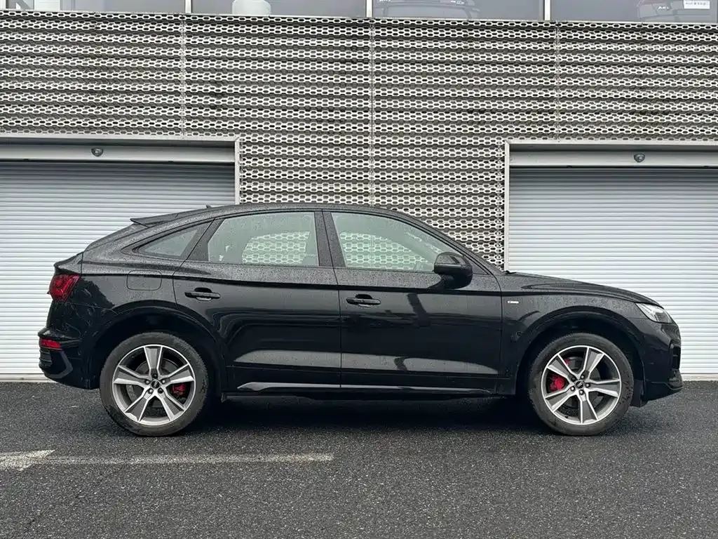 Audi Q5L Sportback 2023 из CN, фото 2