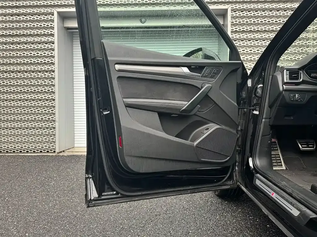 Audi Q5L Sportback 2023 из CN, фото 4