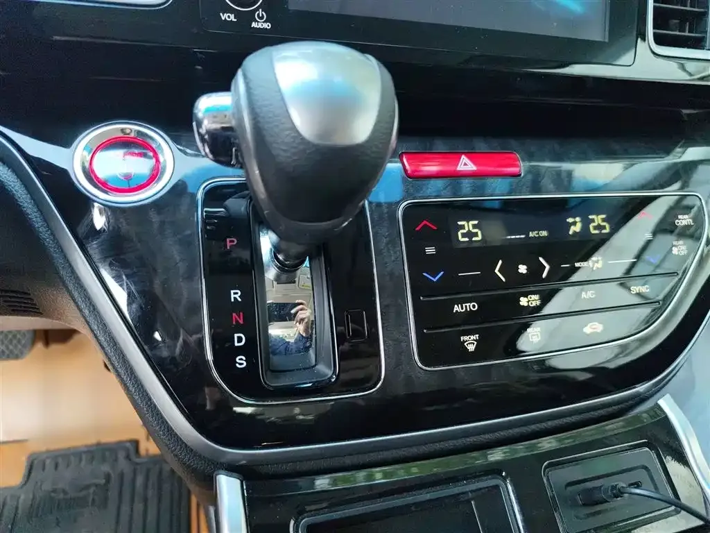 Honda Elysion 2021 из CN, фото 9