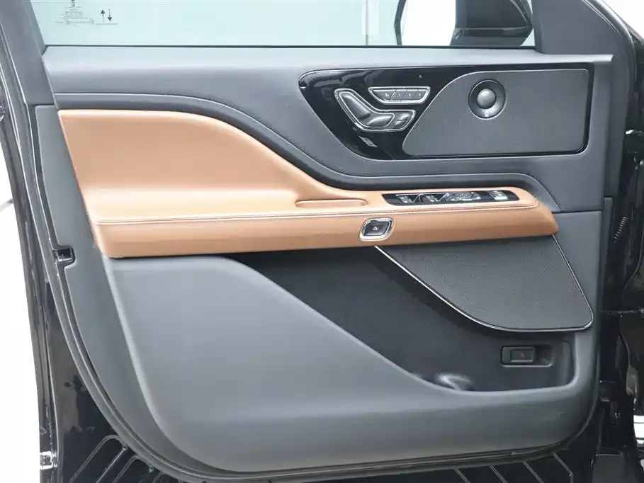 Lincoln Aviator 2023 из CN, фото 3