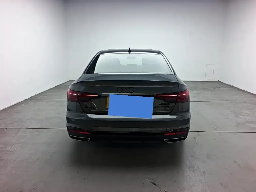 Audi A4L 2023 из CN, фото 4