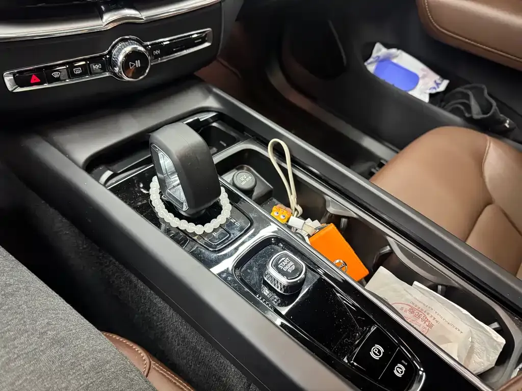 Volvo XC60 2024 из CN, фото 9