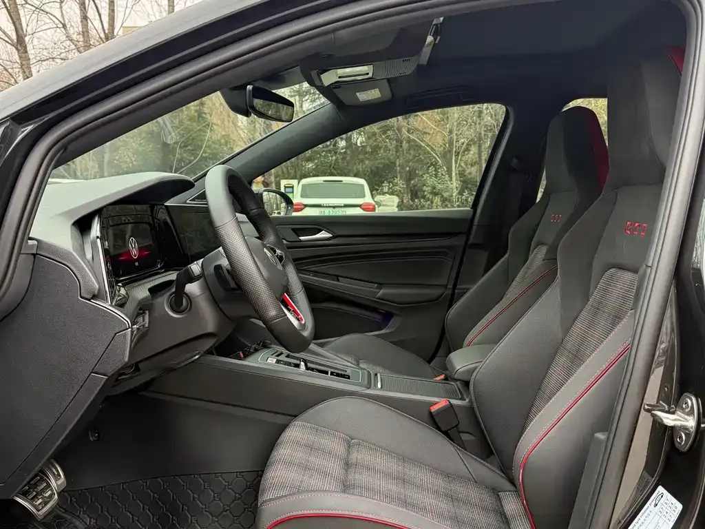 Volkswagen Golf GTI 2022 из CN, фото 2