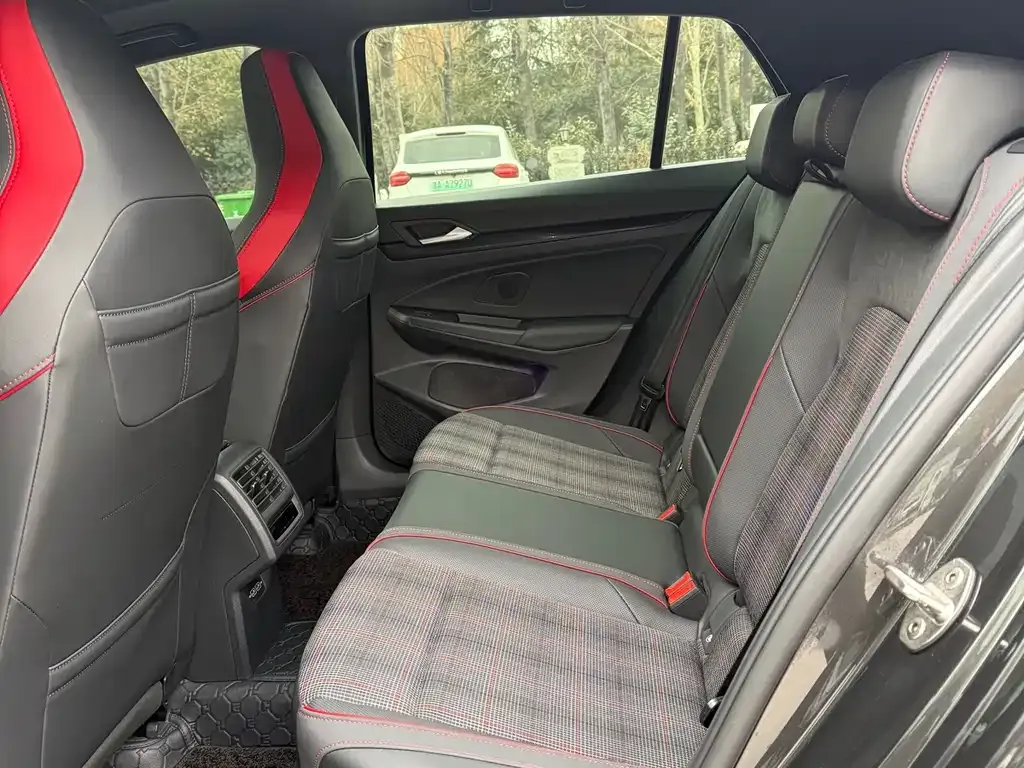 Volkswagen Golf GTI 2022 из CN, фото 3