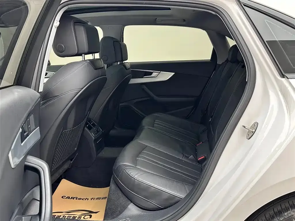 Audi A4L 2021 из CN, фото 8