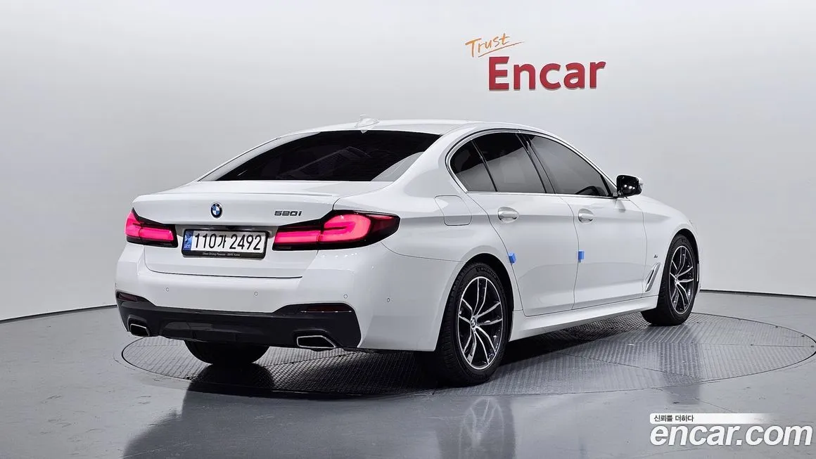 BMW 5-Series 2023 из KR, фото 2