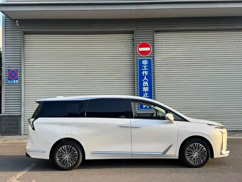 Buick GL8 Hybrid 2024 из CN, фото 7