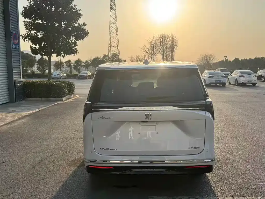 Buick GL8 Hybrid 2024 из CN, фото 9