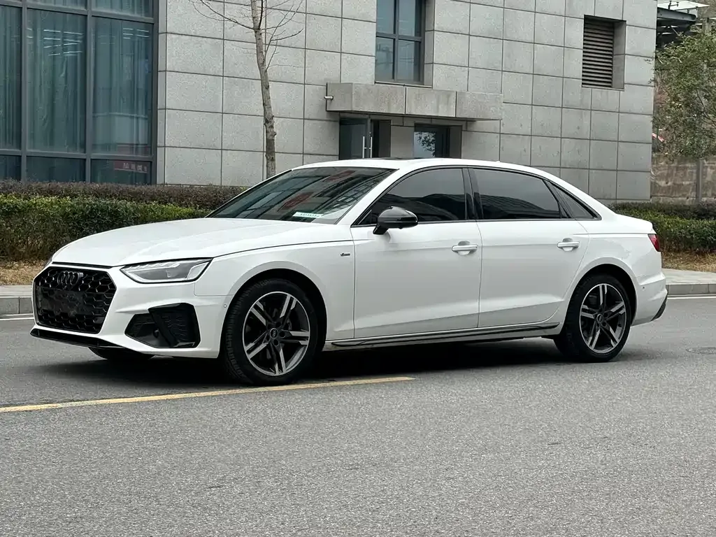 Audi A4L 2022 из CN, фото 1