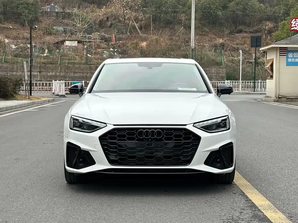 Audi A4L 2022 из CN, фото 9