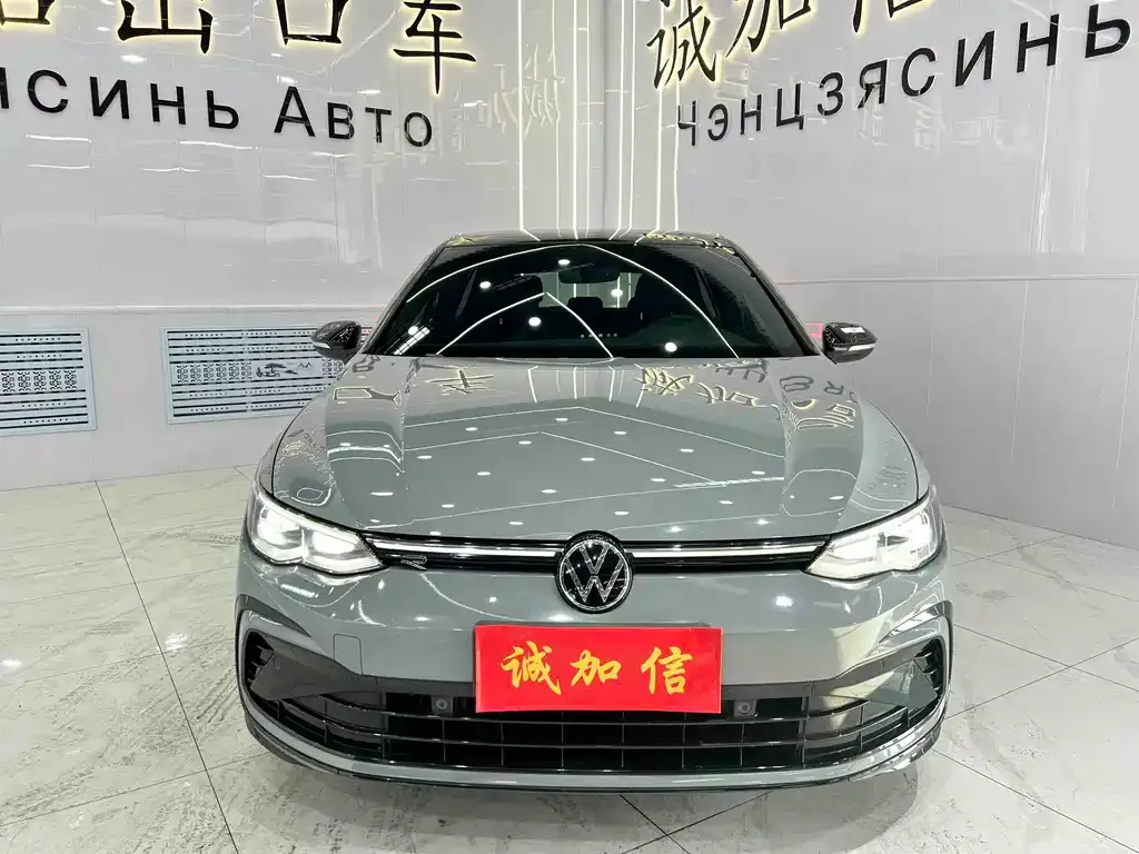 Volkswagen Golf 2023 из CN, фото 3