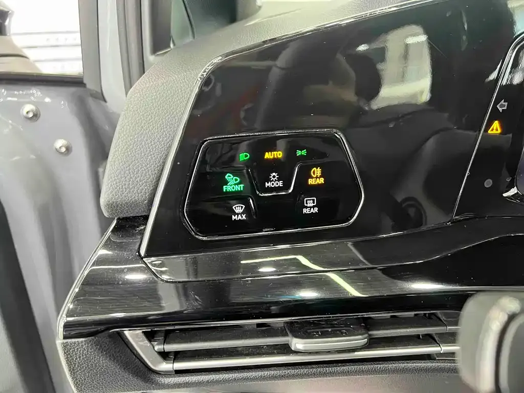 Volkswagen Golf 2023 из CN, фото 9