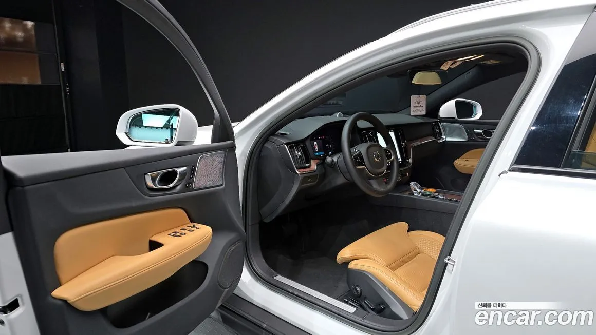 Volvo V60 2023 из KR, фото 5