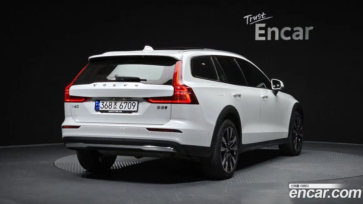 Volvo V60 2023 из KR, фото 7