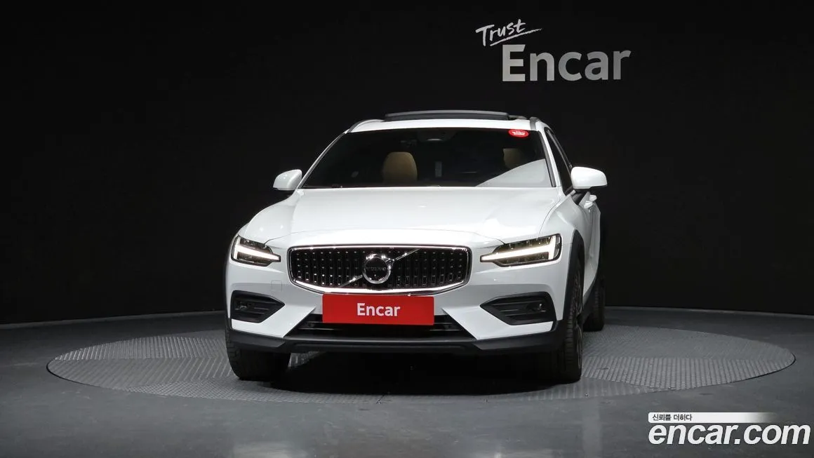 Volvo V60 2023 из KR, фото 2