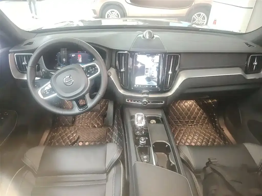 Volvo XC60 PHEV 2024 из CN, фото 10