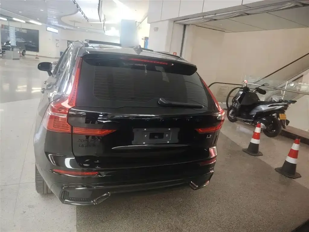 Volvo XC60 PHEV 2024 из CN, фото 8
