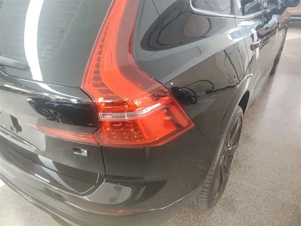 Volvo XC60 PHEV 2024 из CN, фото 5