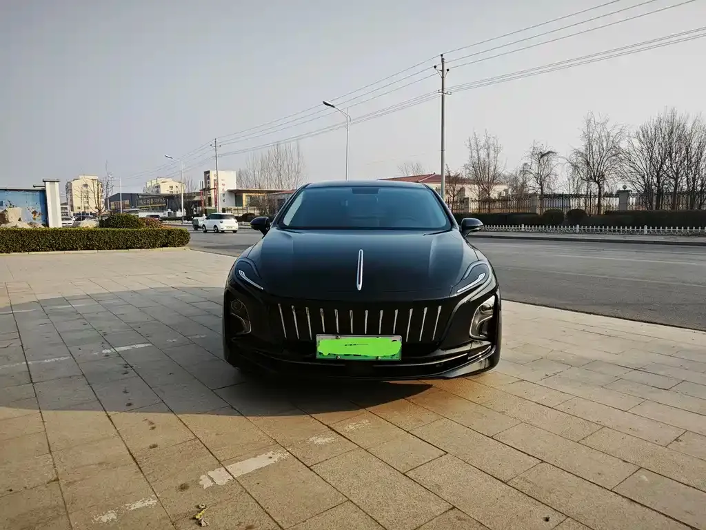 Hongqi E-QM5 — фото 4