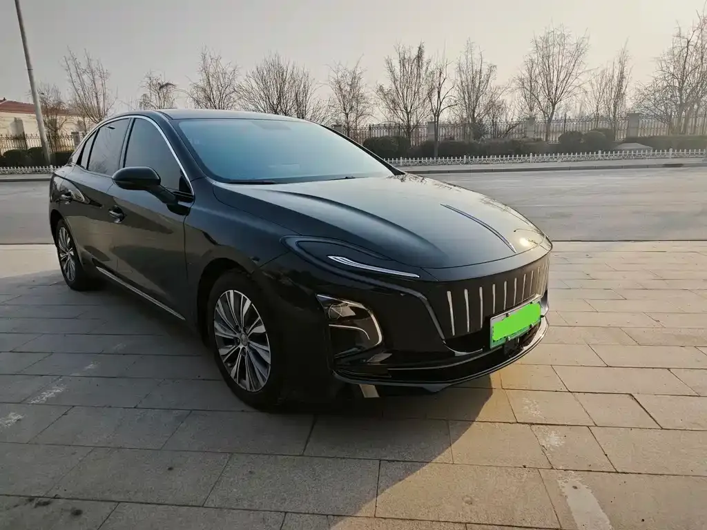 Hongqi E-QM5 — фото 5