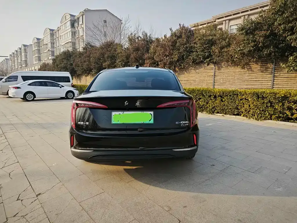 Hongqi E-QM5 — фото 10
