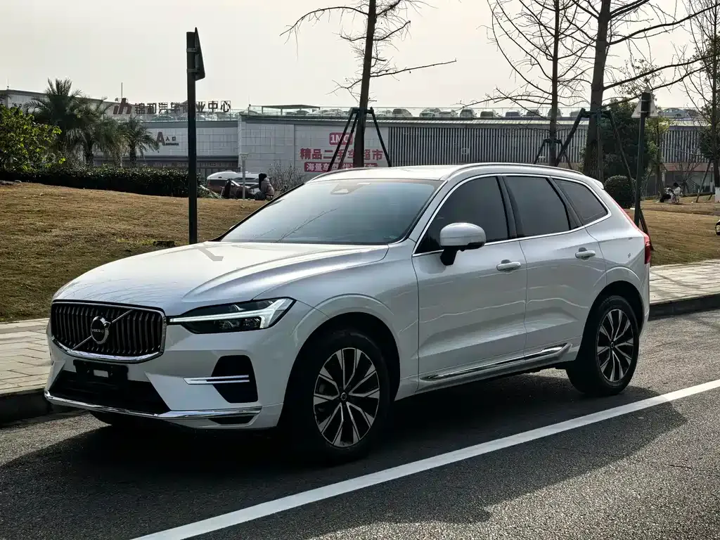 Volvo XC60 2024 из CN, фото 1