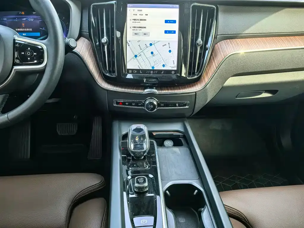 Volvo XC60 2024 из CN, фото 9