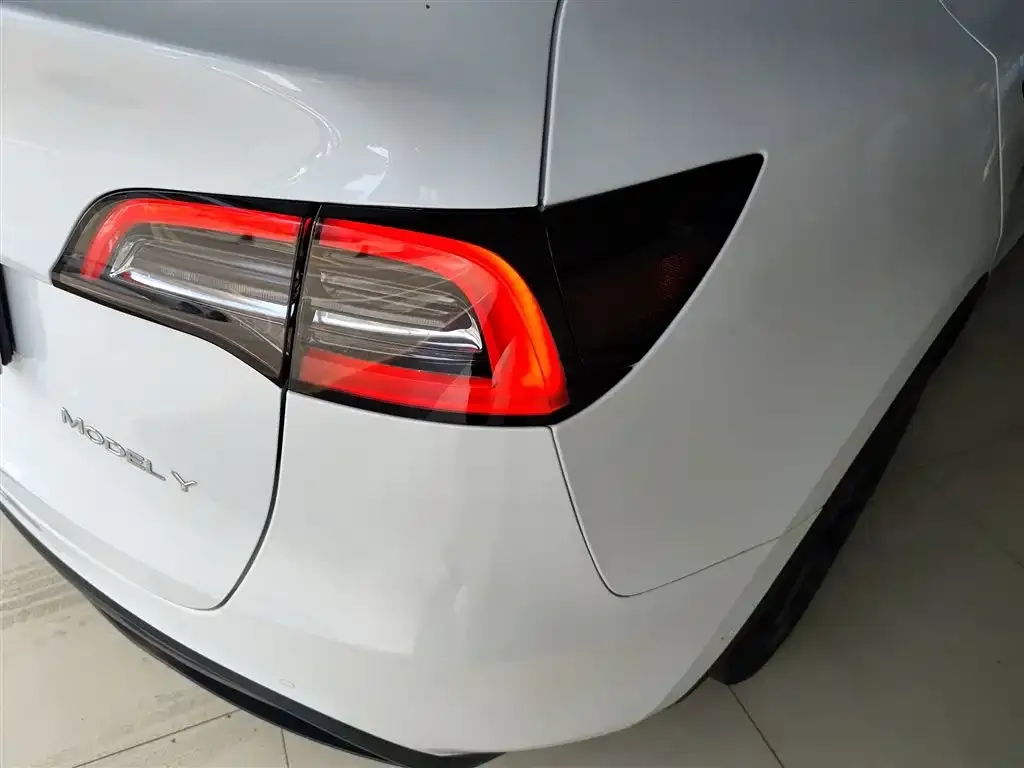 Tesla Model Y 2023 из CN, фото 8