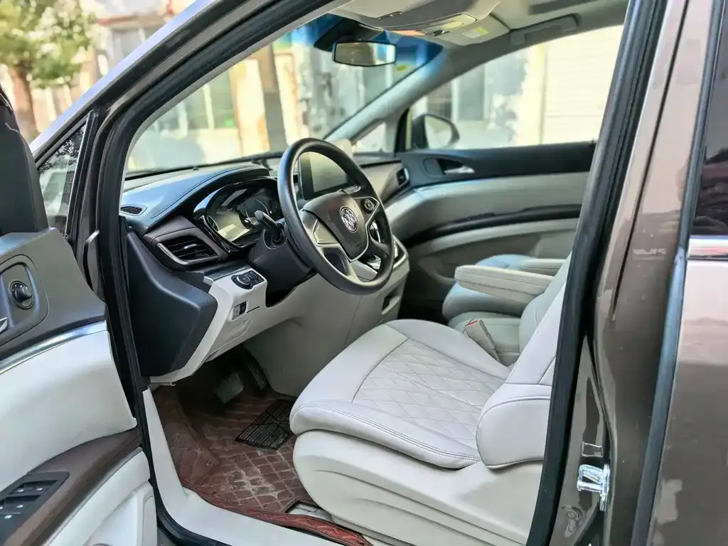 Buick GL8 2023 из CN, фото 9