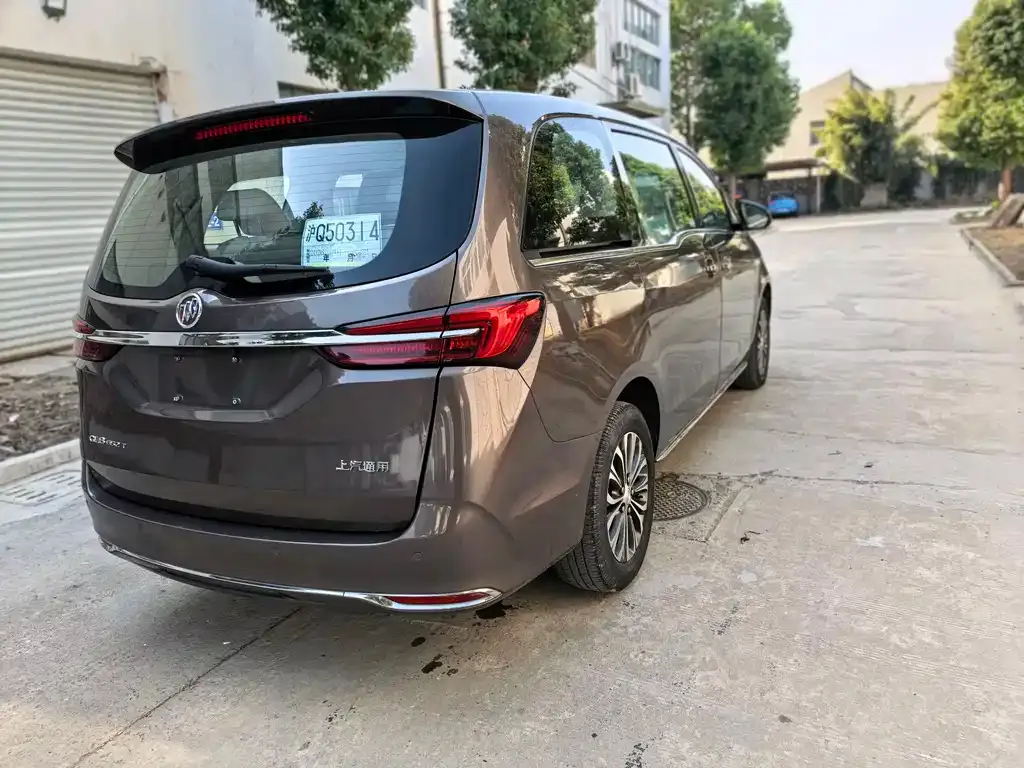 Buick GL8 2023 из CN, фото 2