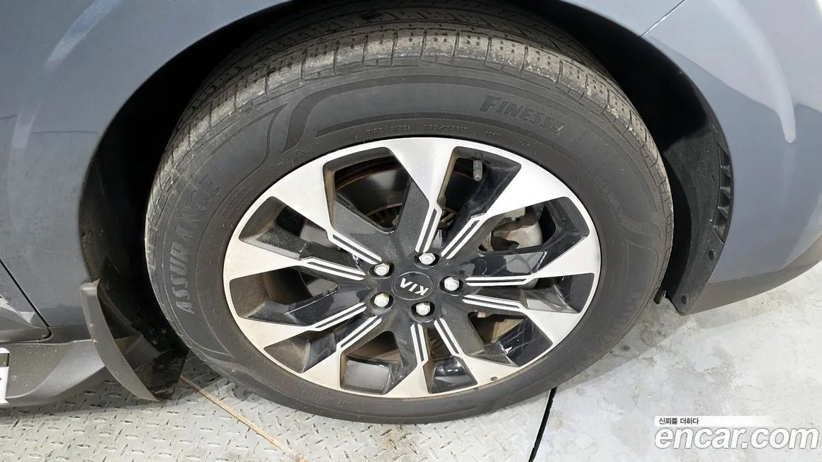 Kia Carnival — фото 10