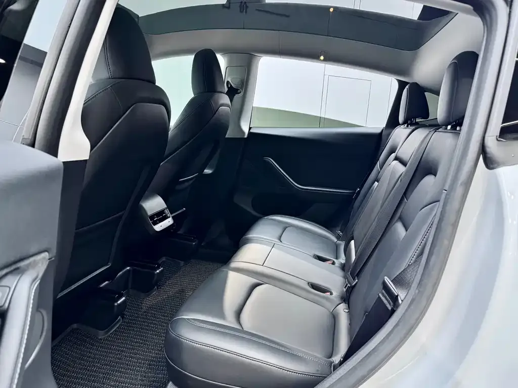 Tesla Model Y 2024 из CN, фото 10