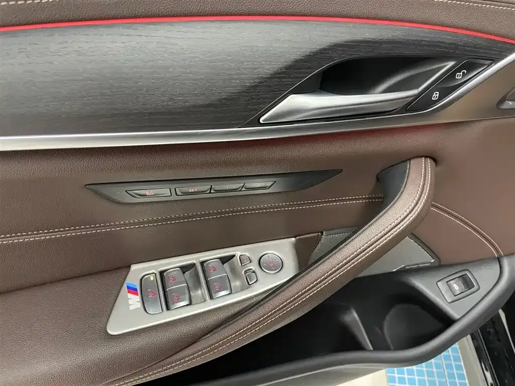 BMW 5 Series 2022 из CN, фото 9