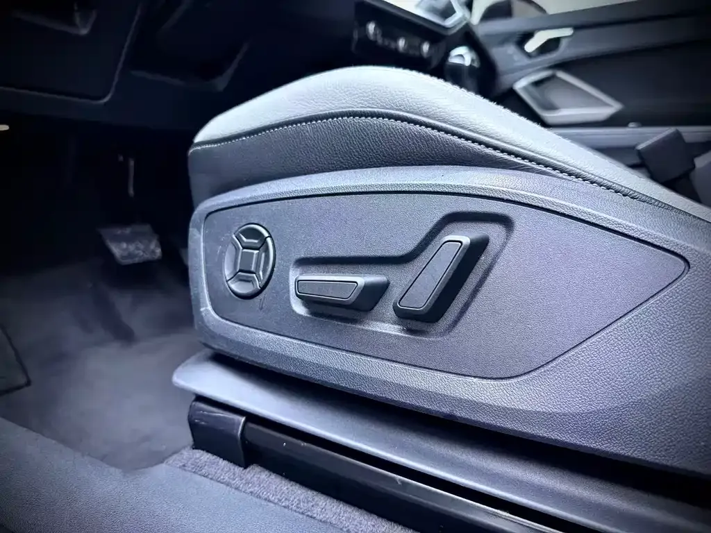 Audi Q3 2021 из CN, фото 9