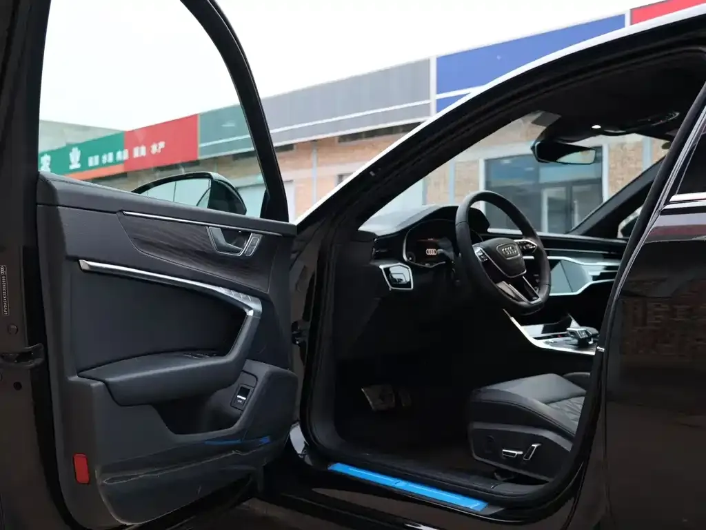 Audi A6L 2025 из CN, фото 4