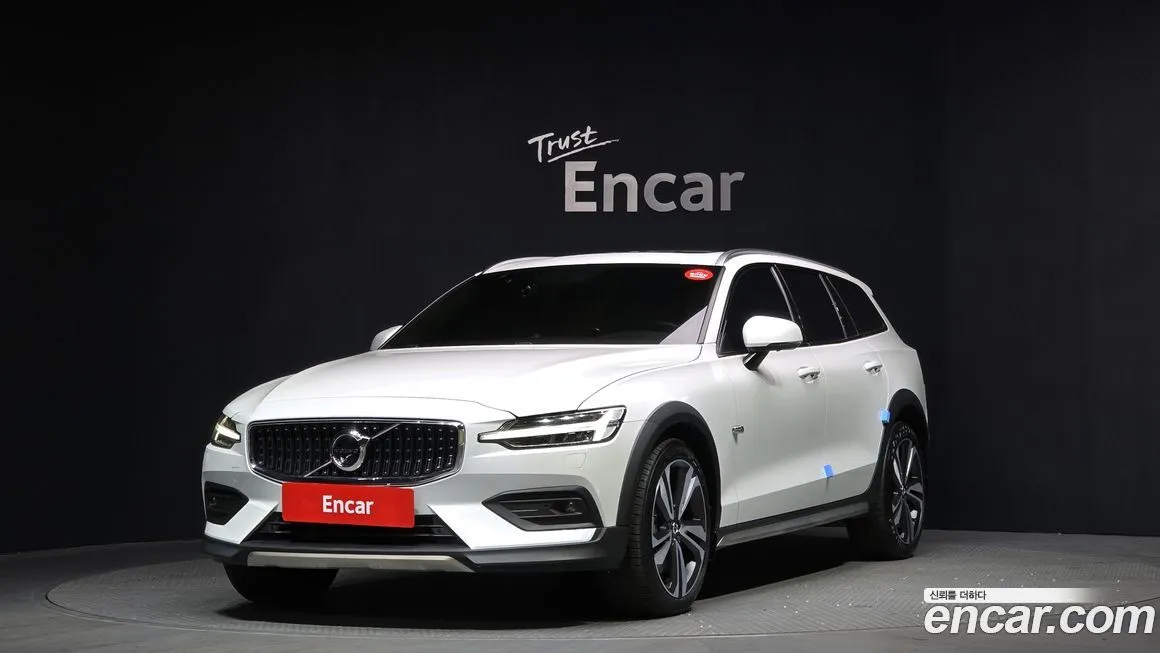 Volvo V60 2021 из KR, фото 1